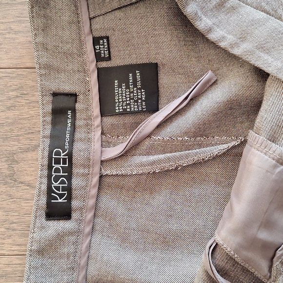 Vintage [12] Kasper pant suit/blazer - Picture 9 of 10